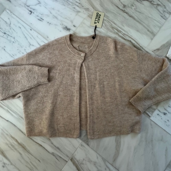 Daily Drills Beige Single Button Long Sleeve Cardigan Sweater - Picture 4 of 7